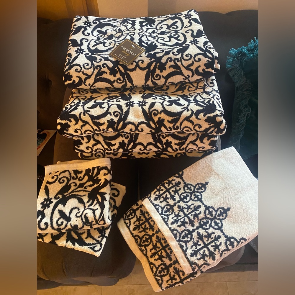 Fieldcrest Danask Towel Set